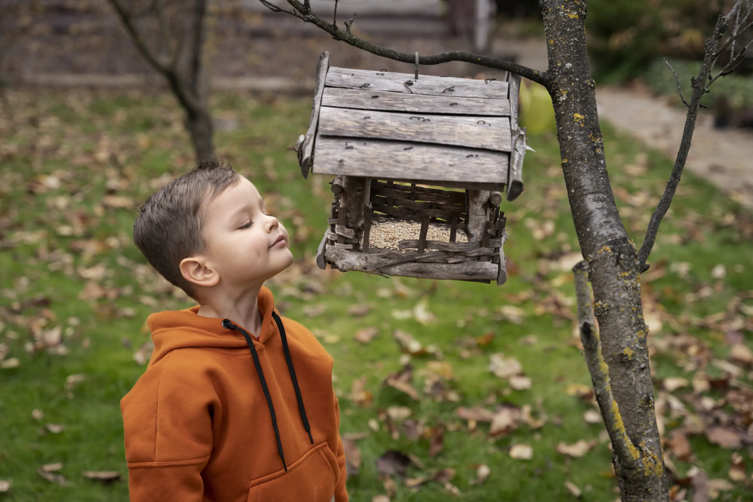kids-learnign-about-environment